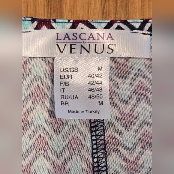 NWOT Venus Patterned Top - Picture 5 of 11